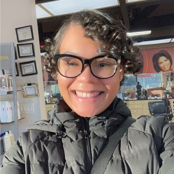 MEET YOUR SELLER 🙋‍♀️ - Picture 9 of 9